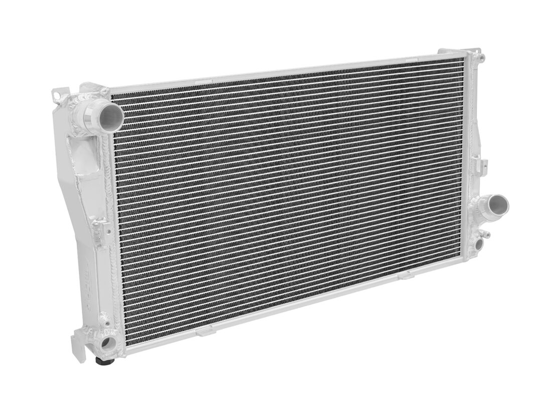 Lenktyninis radiatorius FMIC.Pro BMW 3 serijos F30 320d 08-19