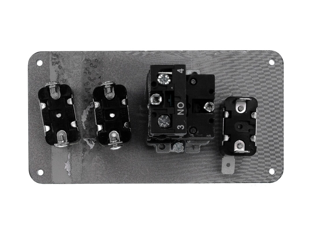 2x 12V jungiklių skydelis