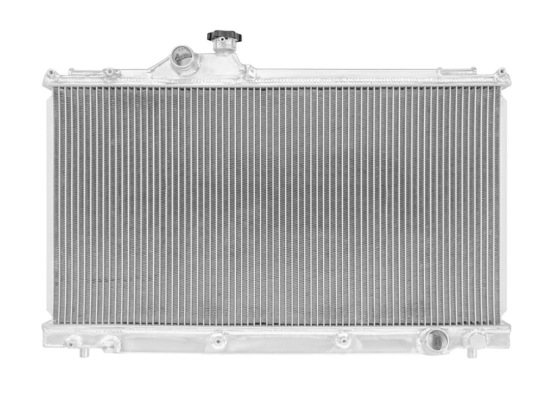 Lenktyninis radiatorius FMIC.Pro Lexus IS 200 2.0l 99-05